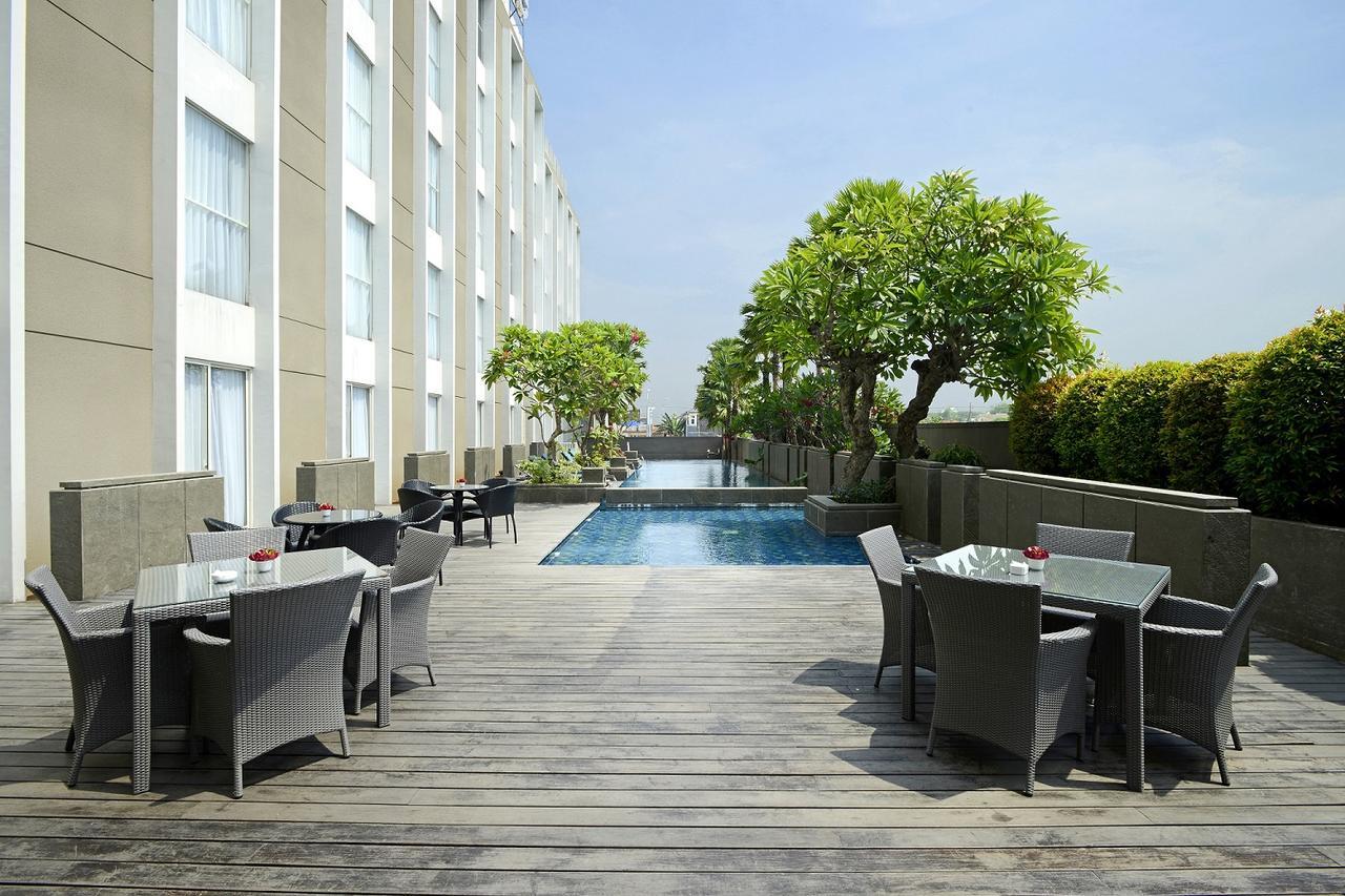 Premier Place Surabaya Airport Сидоарджо Екстериор снимка
