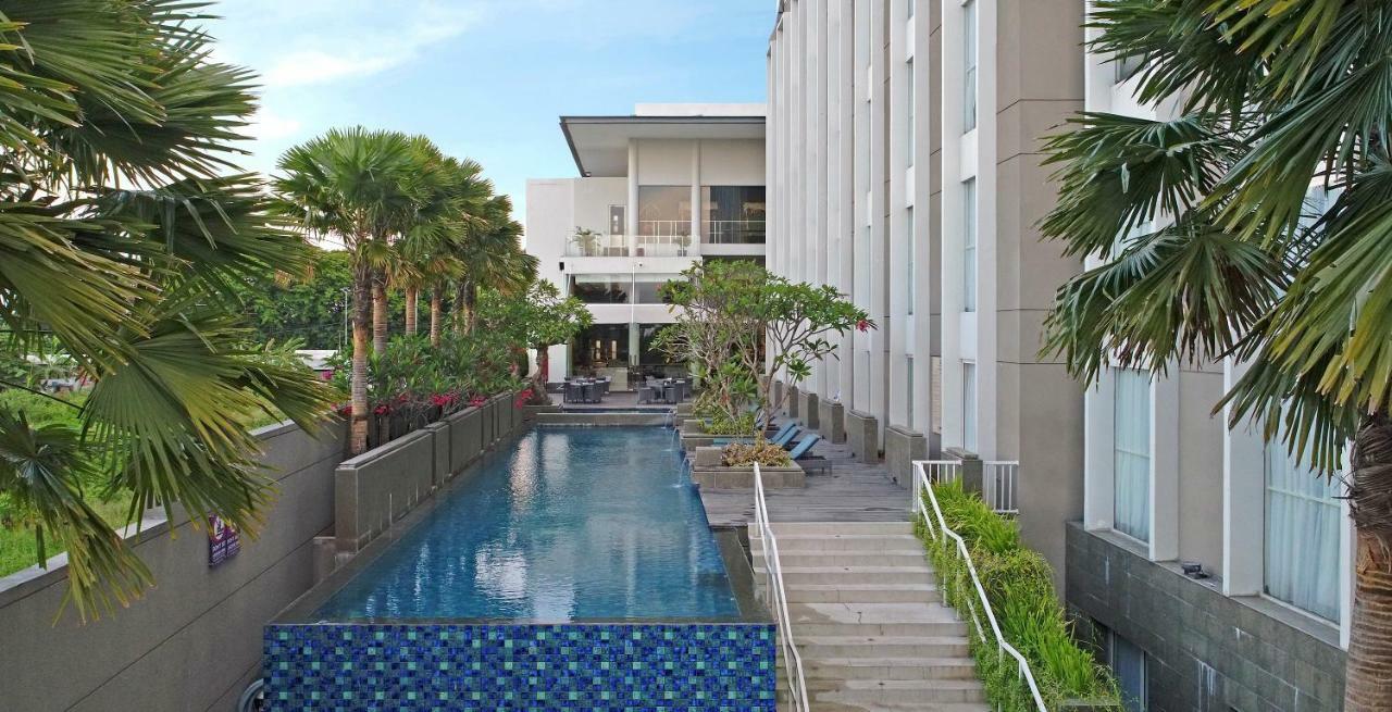 Premier Place Surabaya Airport Сидоарджо Екстериор снимка